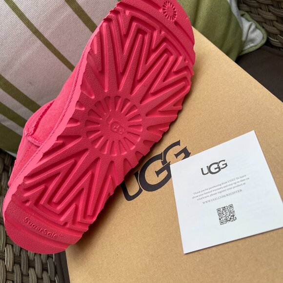 NIB UGG CLASSIC ULTRA MINI BOOT Taffy Pink - Picture 15 of 17
